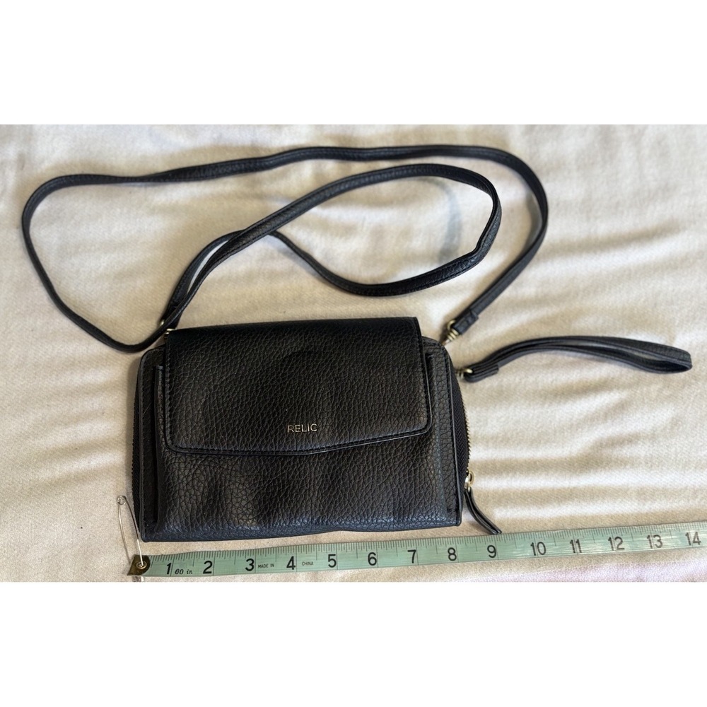 RELIC Crossbody Black Faux Leather Purse‎ Logo Zip Around Pockets